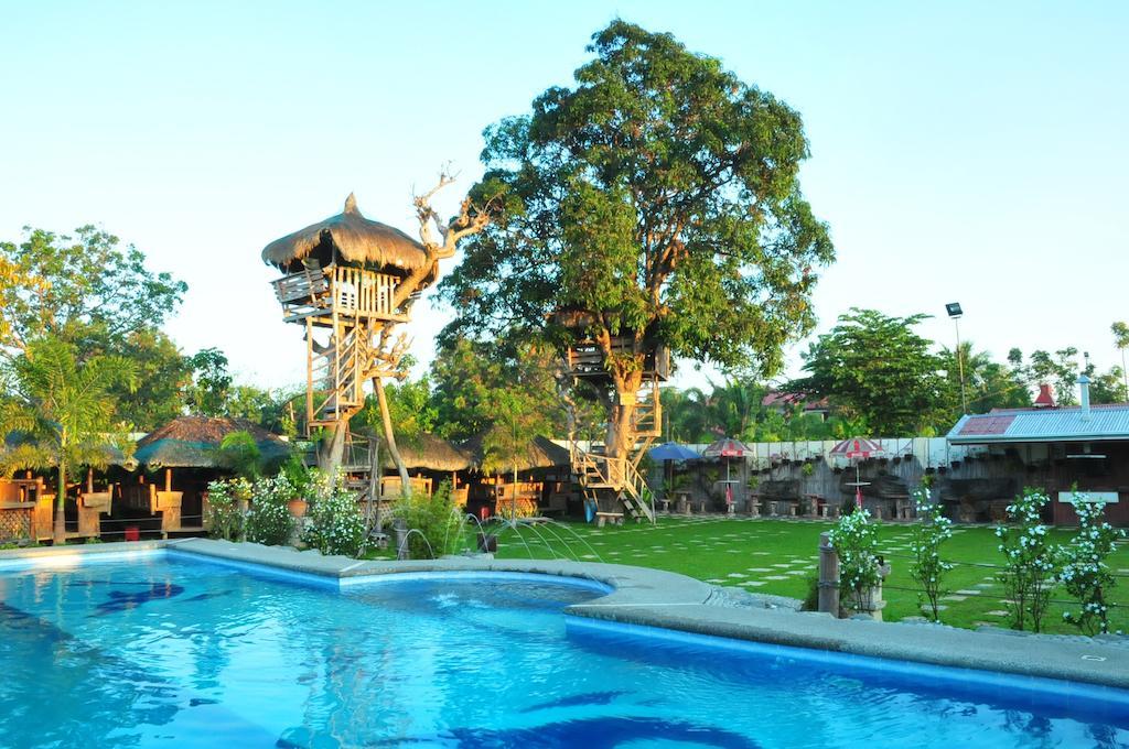 Grand Octagon Resort Laoag Exterior foto