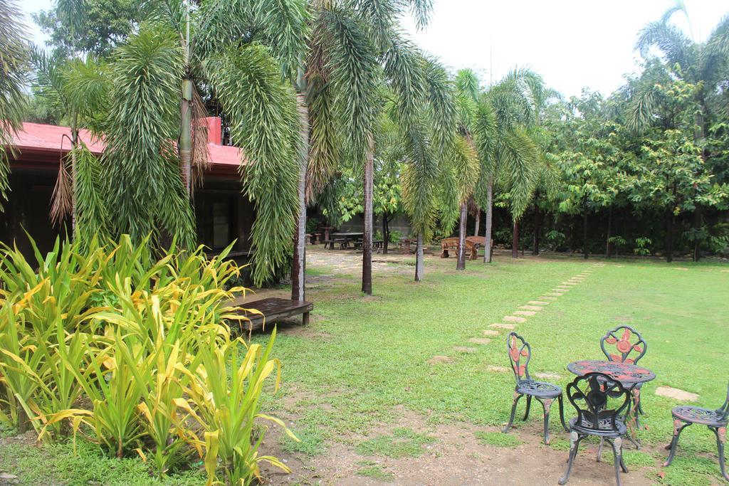 Grand Octagon Resort Laoag Exterior foto