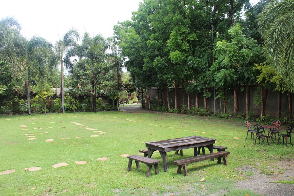 Grand Octagon Resort Laoag Exterior foto