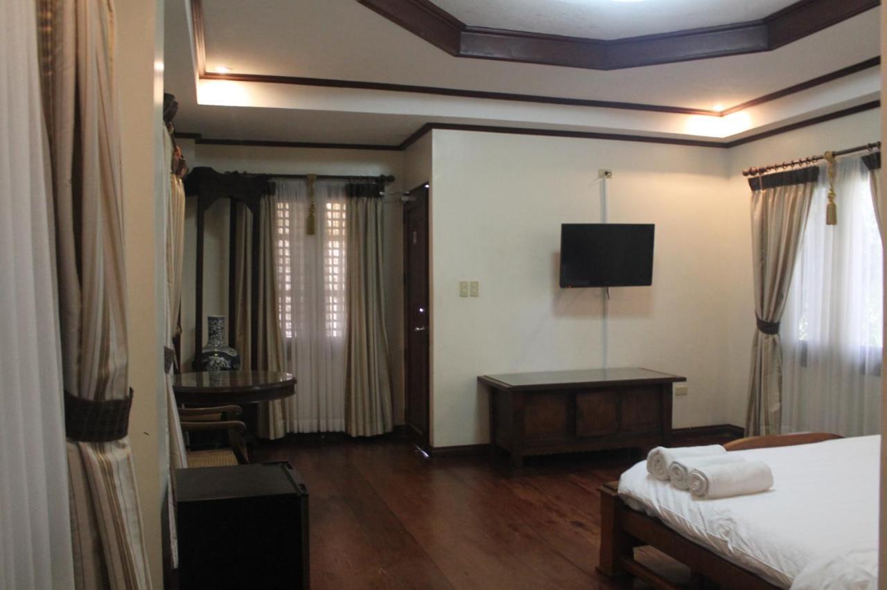 Grand Octagon Resort Laoag Exterior foto