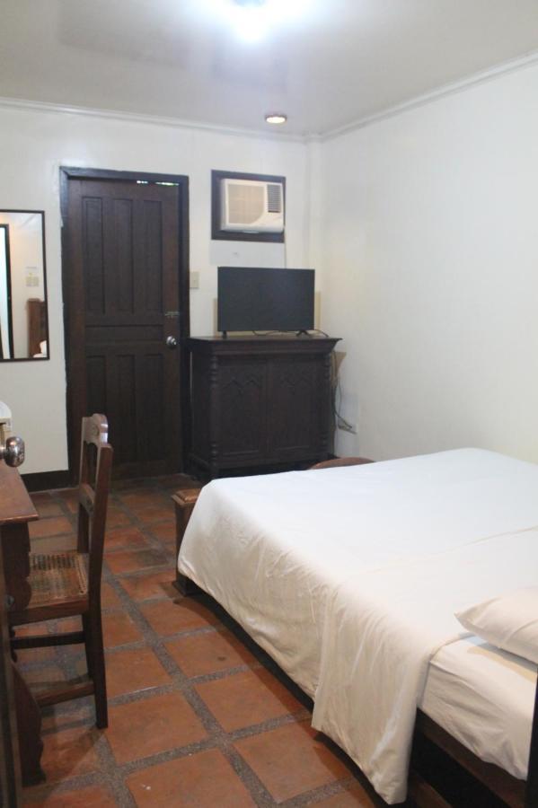 Grand Octagon Resort Laoag Exterior foto