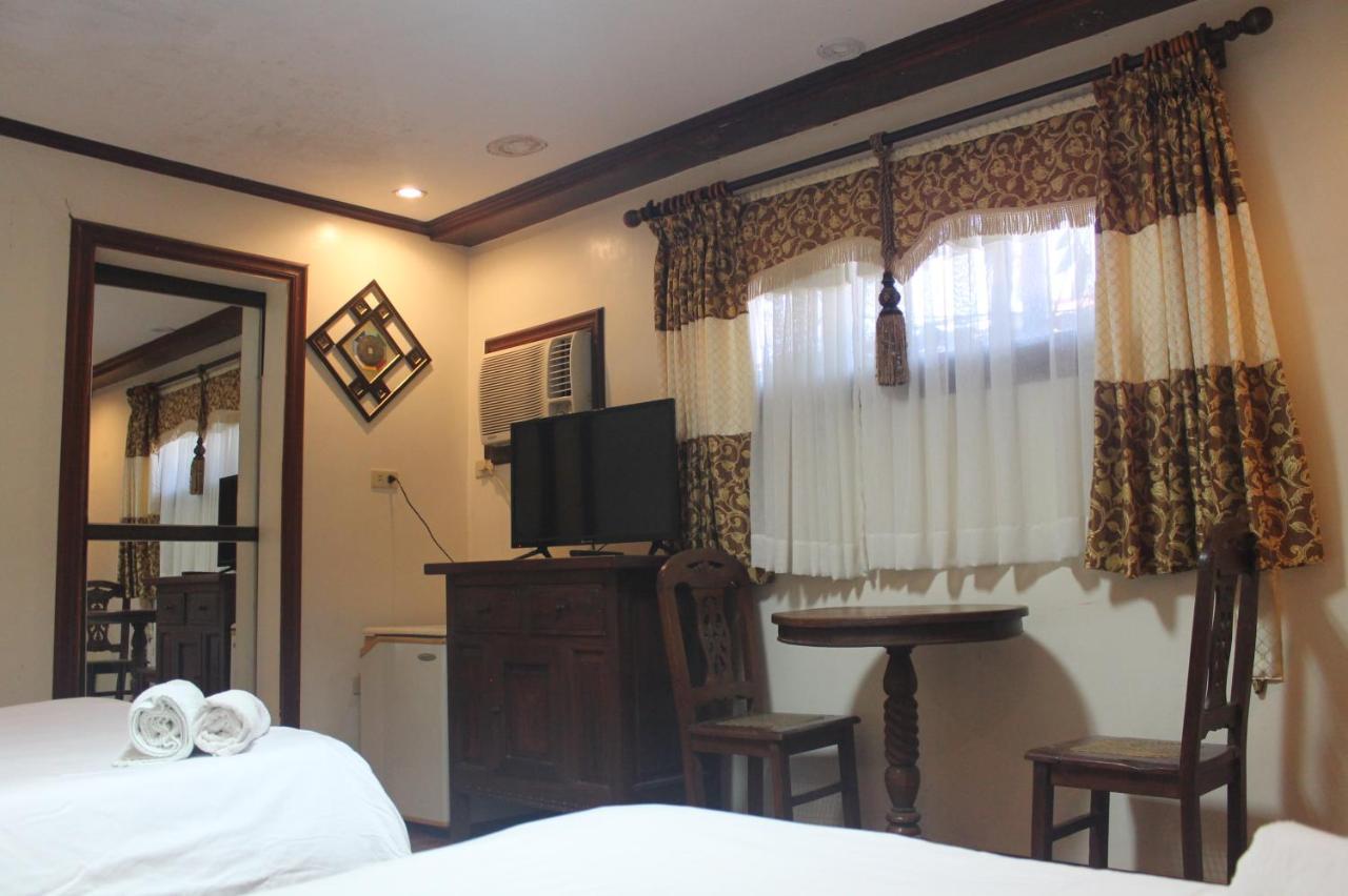 Grand Octagon Resort Laoag Exterior foto