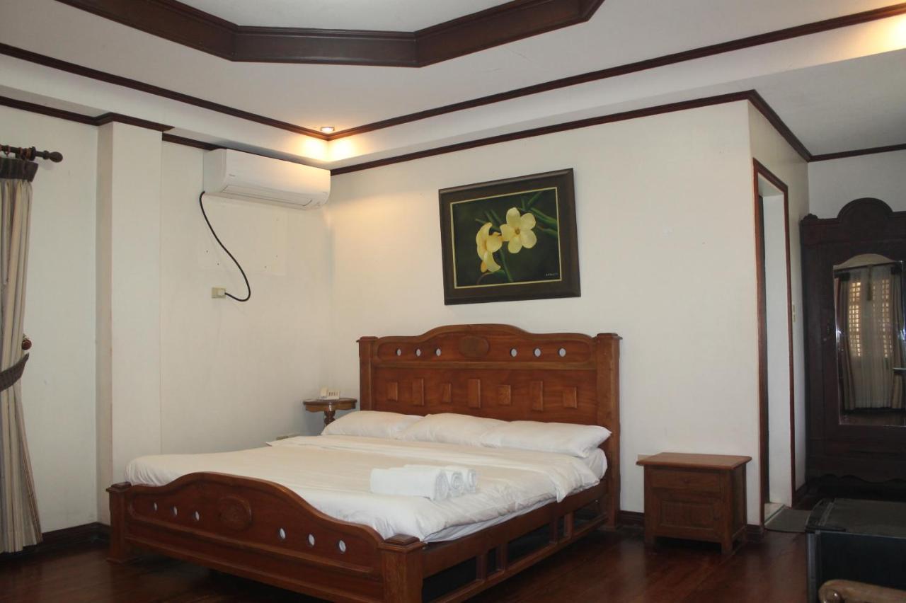 Grand Octagon Resort Laoag Exterior foto