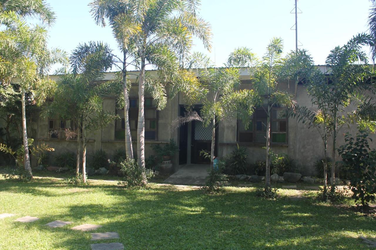 Grand Octagon Resort Laoag Exterior foto