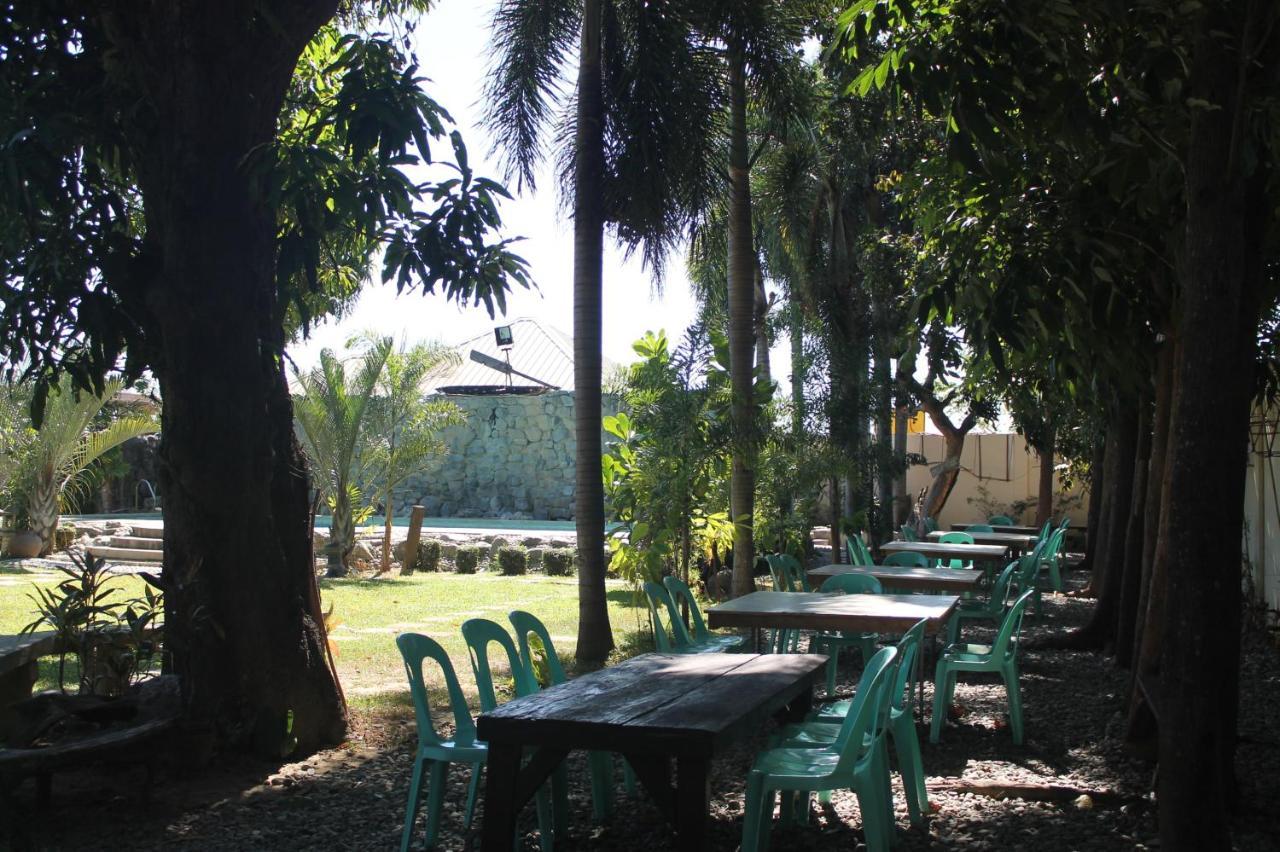 Grand Octagon Resort Laoag Exterior foto