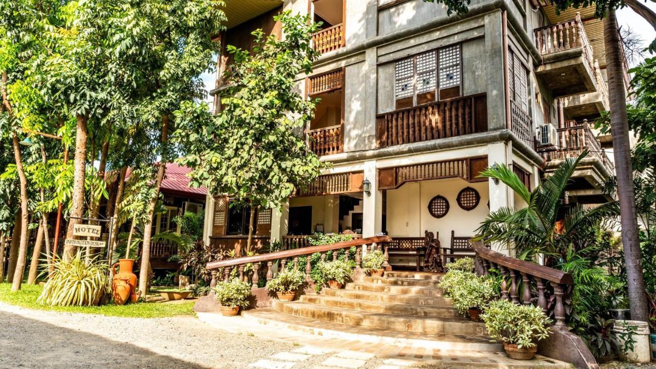 Grand Octagon Resort Laoag Exterior foto